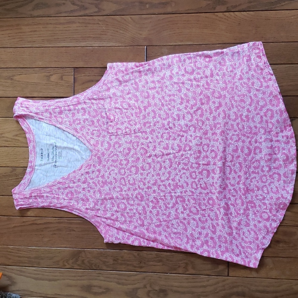 Torrid pink leopard print 1 cotton pocket tank.